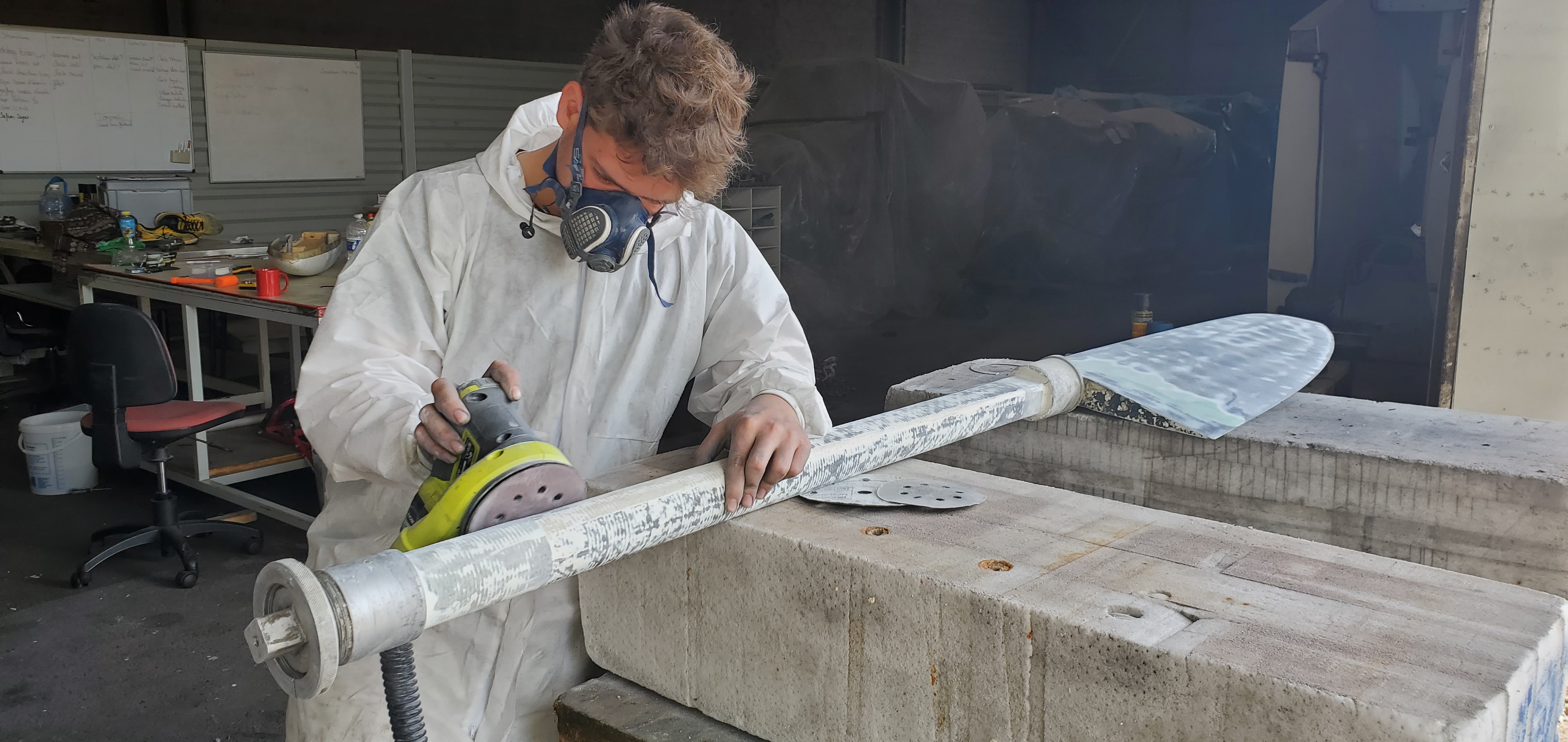 Rénovation du safran de secours de L'Hydroptère | Working on L'Hydroptère's spare rudder